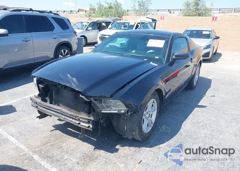 2014 Ford Mustang V6 из США, поврежденный, VIN 1ZVBP8AM3E5327827